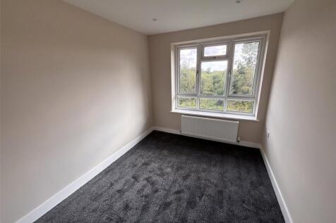 Fearnville Road, Leeds, West Yorkshire, LS8 photo 5