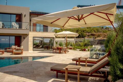 Luxurious 4 Bedroom Beachfront Villa in Esentepe: A Premier Coastal Living Experience Image 90