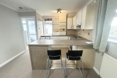 Forest Drive, Theydon Bois, CM16 photo 3