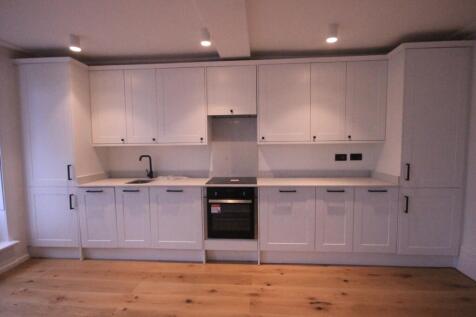Large Studio at Shenfield Road, Brentwood, Essex, CM15 photo 4