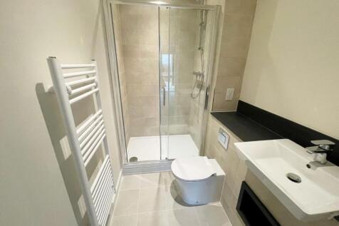 SHOWER ROOM.jpg