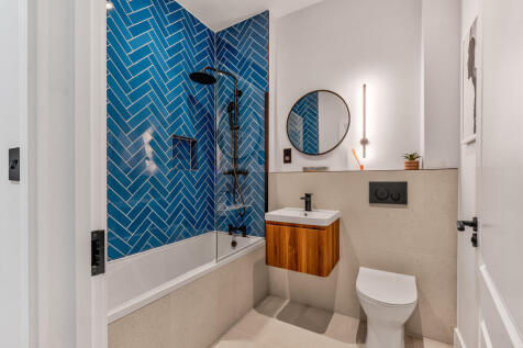 flat 1 bathroom