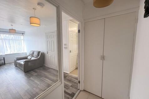 Bowness Close, Coventry photo 4