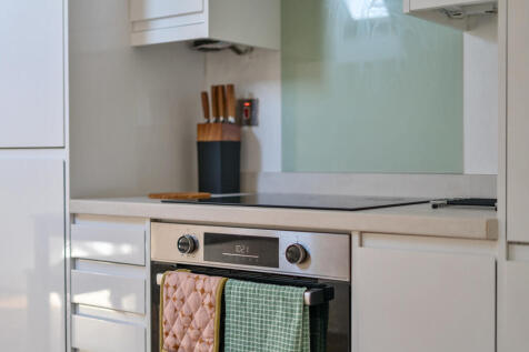 1373416-30-6909cf...