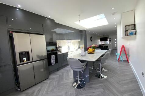OPEN PLAN KITCHEN/LIVING ROOM 43'11x13'5