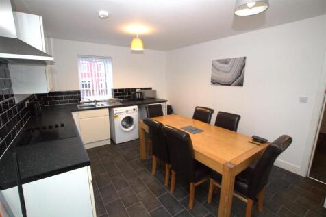 KITCHEN DINER REVERSE ANGLE.jpg