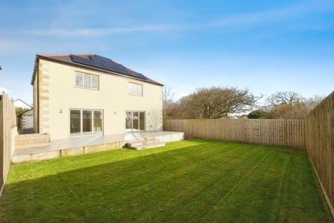 Helston, TR13 - property photo