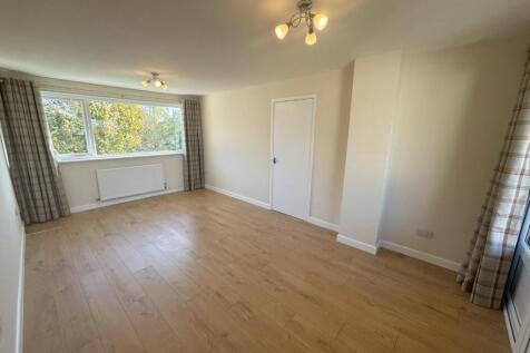 Living room pic 1.jpg