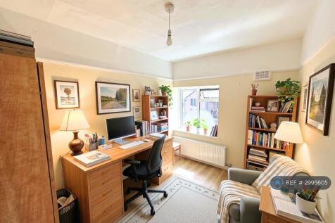 Hay Lane, London, NW9 photo 3