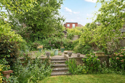 10-6819e5677ee2a-...