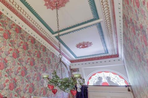 Feature Ceiling Detail