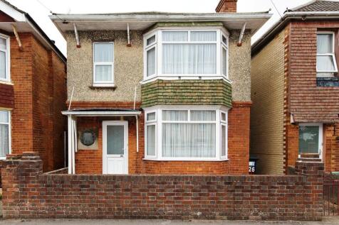 4-bed detached on Hankinson Road, WINTON, STUDENT LET, £2,000/mo