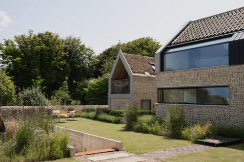 292225 - Seven Whistlers, Salthouse (exteriors)...