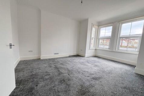 Spacious lounge sitt