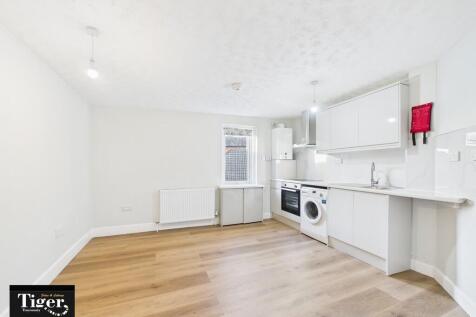 CAM02176G0-PR0801...