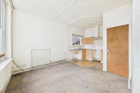 Flats A, B, C 18 Church Street, Tewkesbury, GL20 5