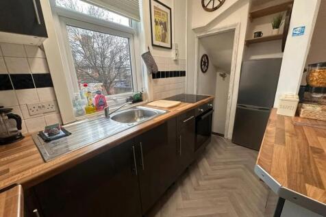 Wetherby Place, Leeds, West Yorkshire, LS4 photo 3