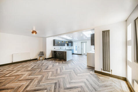 1361194-4-68d6945...