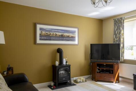 7_Driffield Avenue_19.jpg