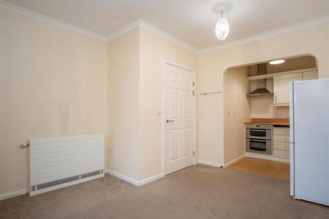 Lounge/Kitchen