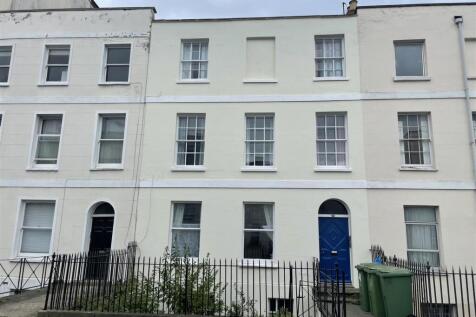 25 Hewlett Road - Front.JPG