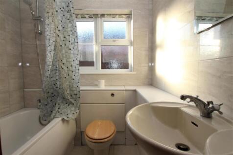 Bathroom.JPG