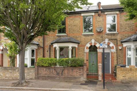 Camden Road, E17