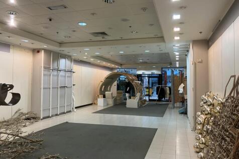 Retail Property (high street) to rent Image 4