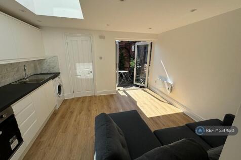 Kitchen/Living Area