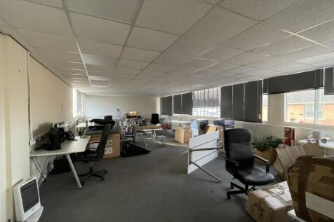 Unit 3 Eldon photo 2.JPG