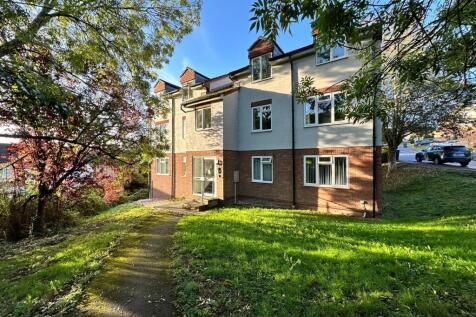 1-bed flat on Ramleaze Drive, Fugglestone Red, Salisbury, SP2, £950/mo