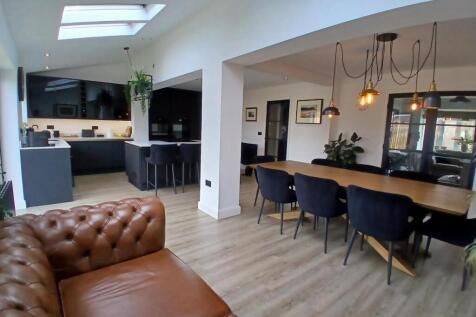 Kitchen 1.jpeg