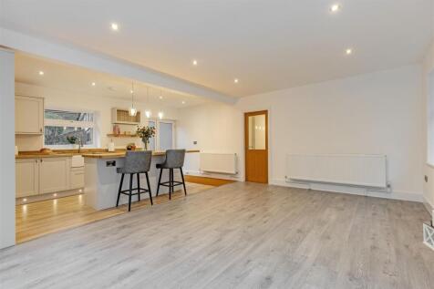 Stunning Open Plan Living/Dining Kitchen
