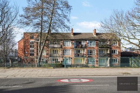 Flat 30, 6 Sharp House SW8 3BT-3.jpg