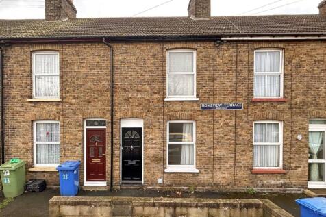 3 BED HOUSE, WALKING DISTANCE TO LOCAL SCHOOLS AN