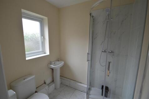Yew Street, Hulme, Manchester photo 5