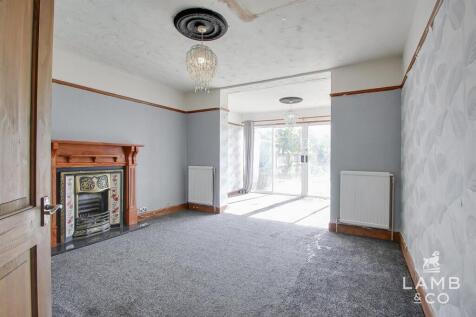 SITTING/DINING ROOM