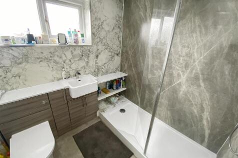 Shower Room.jpg