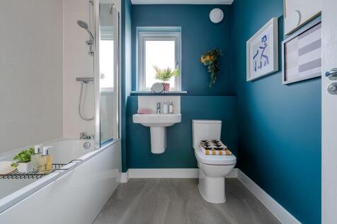 The main family bathroom on the first floor
