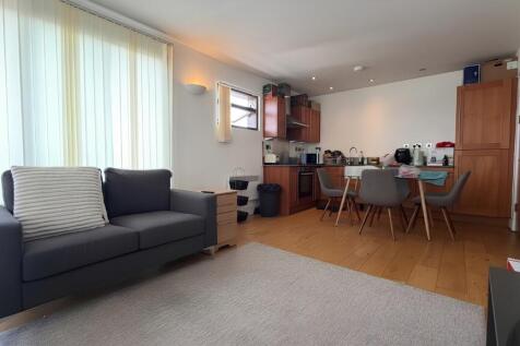 Lounge / Kitchen