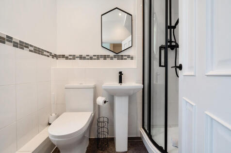 En-suite Shower R...