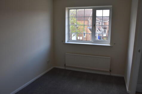 Manor Ash Drive, Bury St. Edmunds photo 4