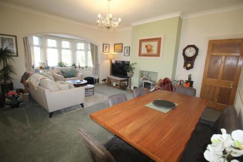 Stanley Road, lounge.JPG