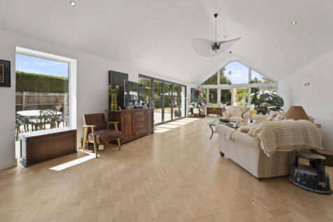 Living Area 1
