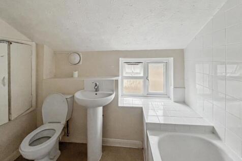 16c Gosberton Road, Balham, London SW12 8LF
