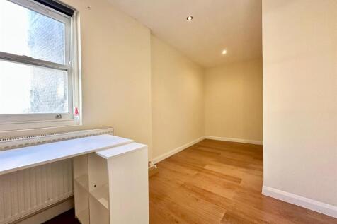 WhatsApp Image 2025-11-21 at 14.30.18 (1).jpeg