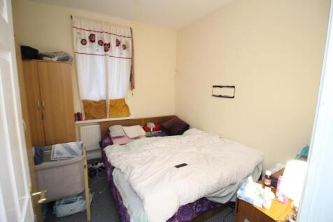 Bedroom 65 station r