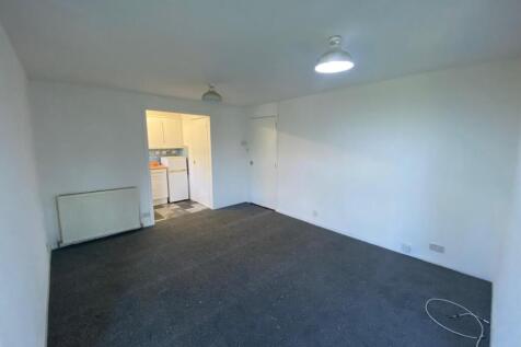 Robson Grove, Glasgow, G42 photo 4