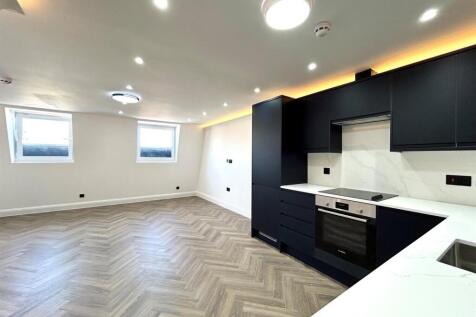 Kitchen 2.jpg