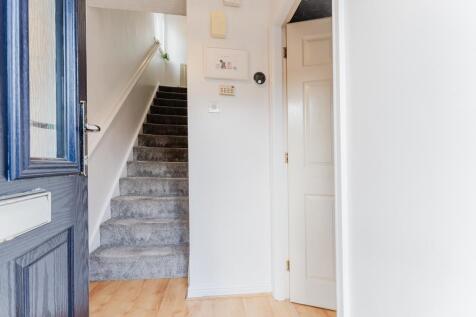 38 Stratfield Way, Kettering-.jpg